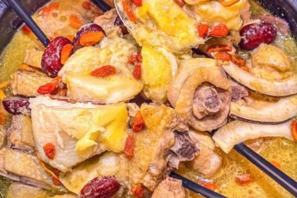 BAI YU DING DONG GUA ZHONG