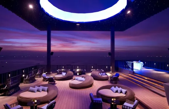 Horizon Rooftop Restaurant and Bar