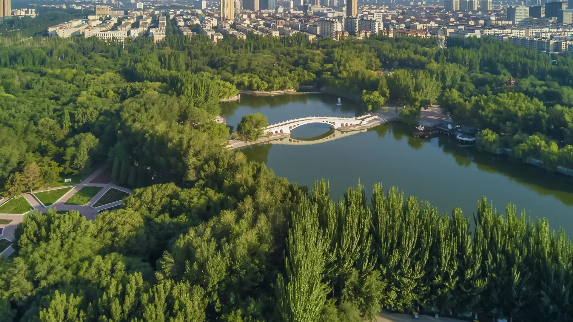 Hotels near Laodong Park