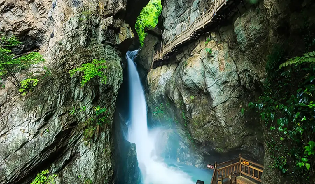 Các khách sạn gần Tiansheng Bridge