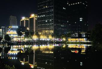 THREE ON HUJING user photo