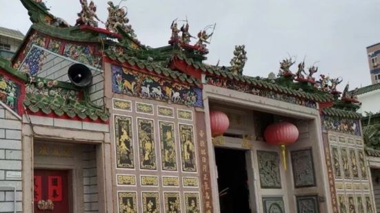 武帝廟建築風格獨特魅力，很精緻很漂亮，趣味性強，五顏六色，引
