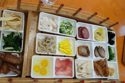 鑫桥源菊花米线(蒙自店)