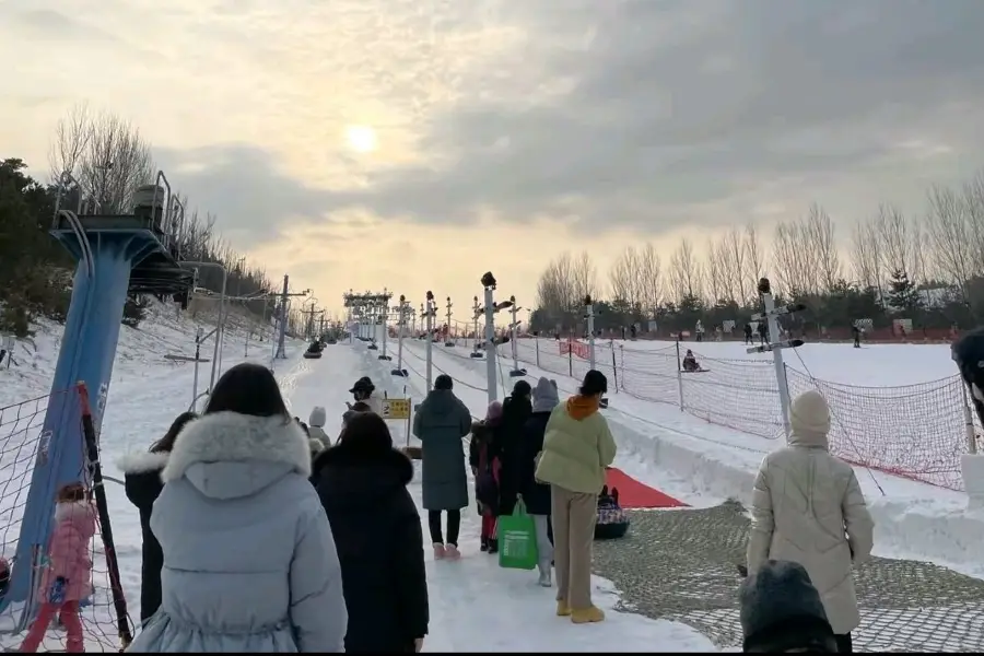 馬蹄山親子雪樂園