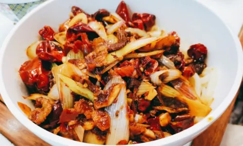 YING'S BEEF NODDLE