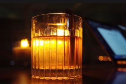 SU lounge the lake view