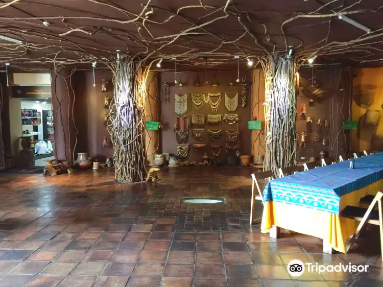 Hotels near Ethnohistoric Museum of Handicrafts of Ecuador