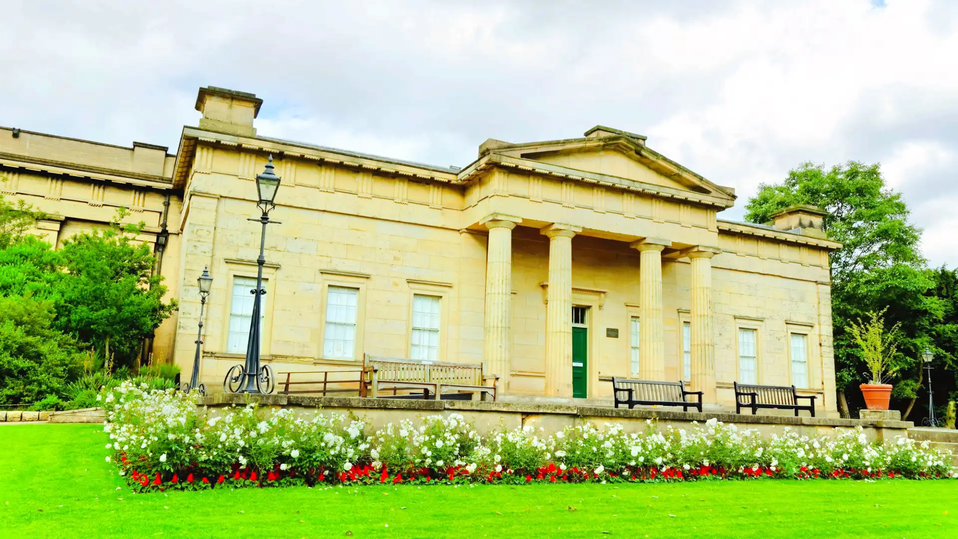 Hotels near Yorkshire Museum