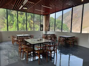 雅江瑞鸿大酒店·空中餐厅