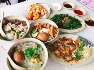 Yong bo mi fen Soup