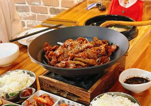 元奶奶包飯. 參雞湯(新興旗艦店)