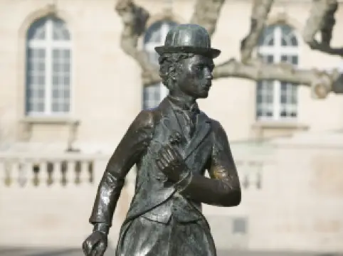 チャーリー・チャップリン像