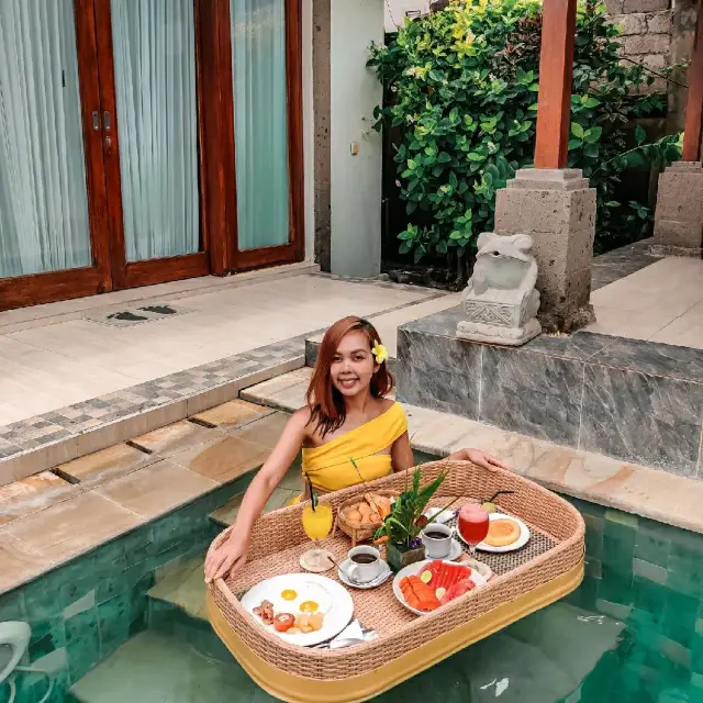 Floating breakfast in Bali! 