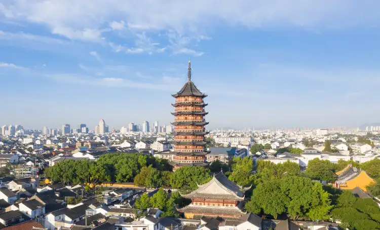 Hotels near North Temple Tower