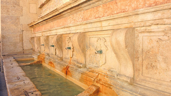 Fontana delle Tredici Cannelle