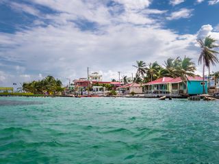 vuelos a Belize City desde San Cristobal