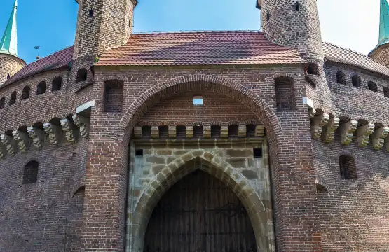 鄰近克拉科夫甕城的酒店