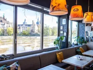 Varosliget Cafe & Restaurant