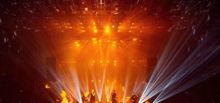 INTRO LIVE HOUSE