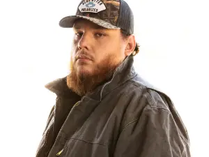Green Bay | Luke Combs - My Kinda Saturday Night Tour