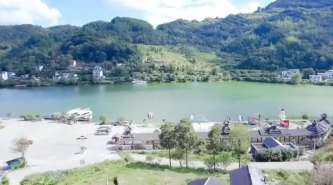 Hotels near Lower Wuyang River