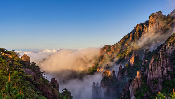 Sea of Clouds Sightseeing in Yushan