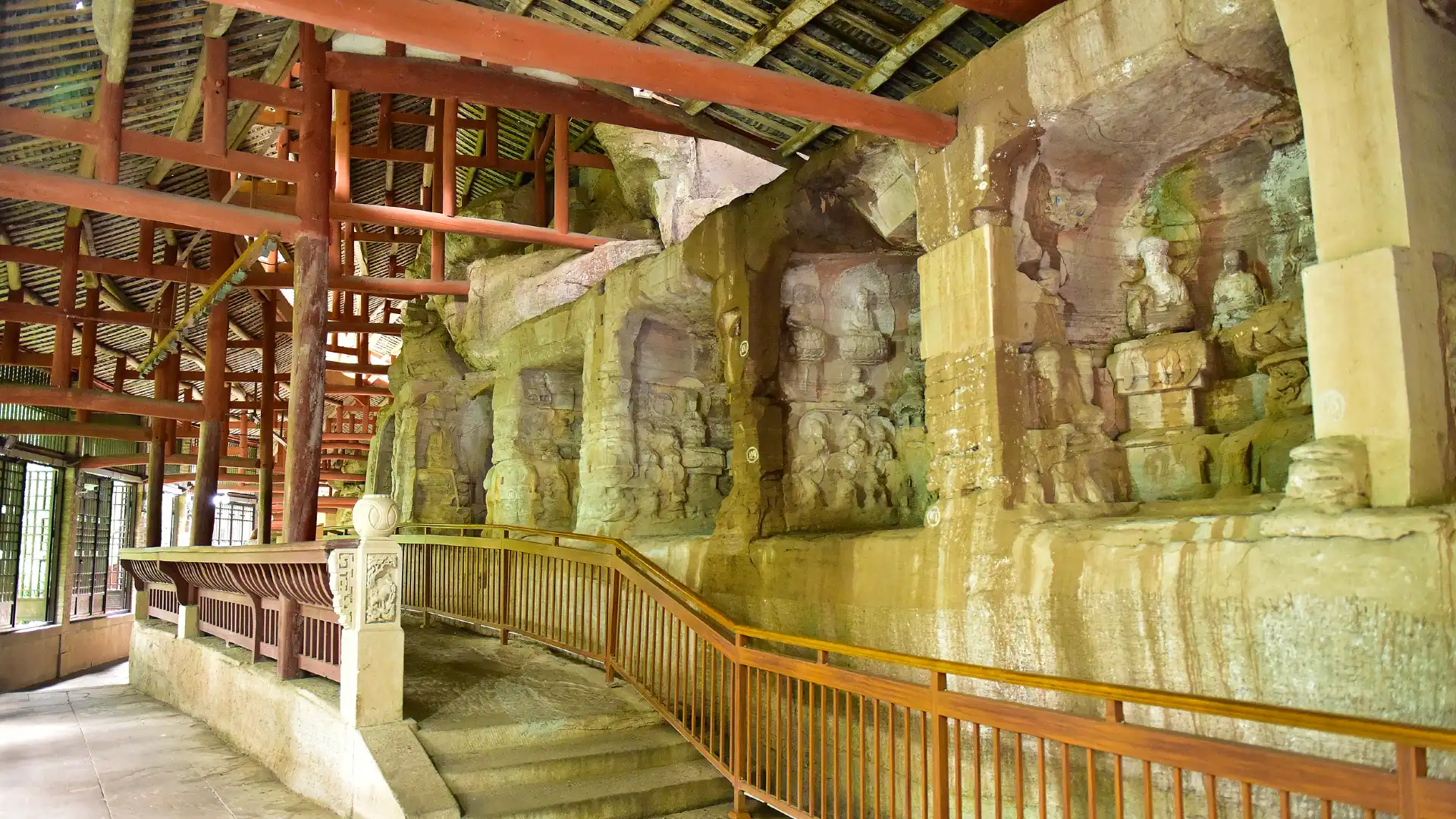 Hotels near Beishan Rock Carvings