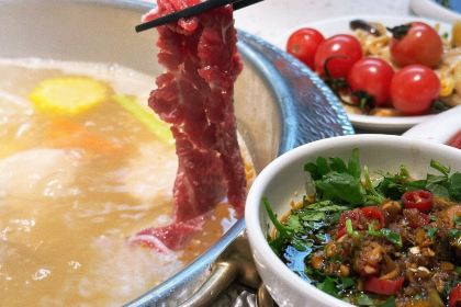 左庭右院鲜牛肉火锅(日月光店)