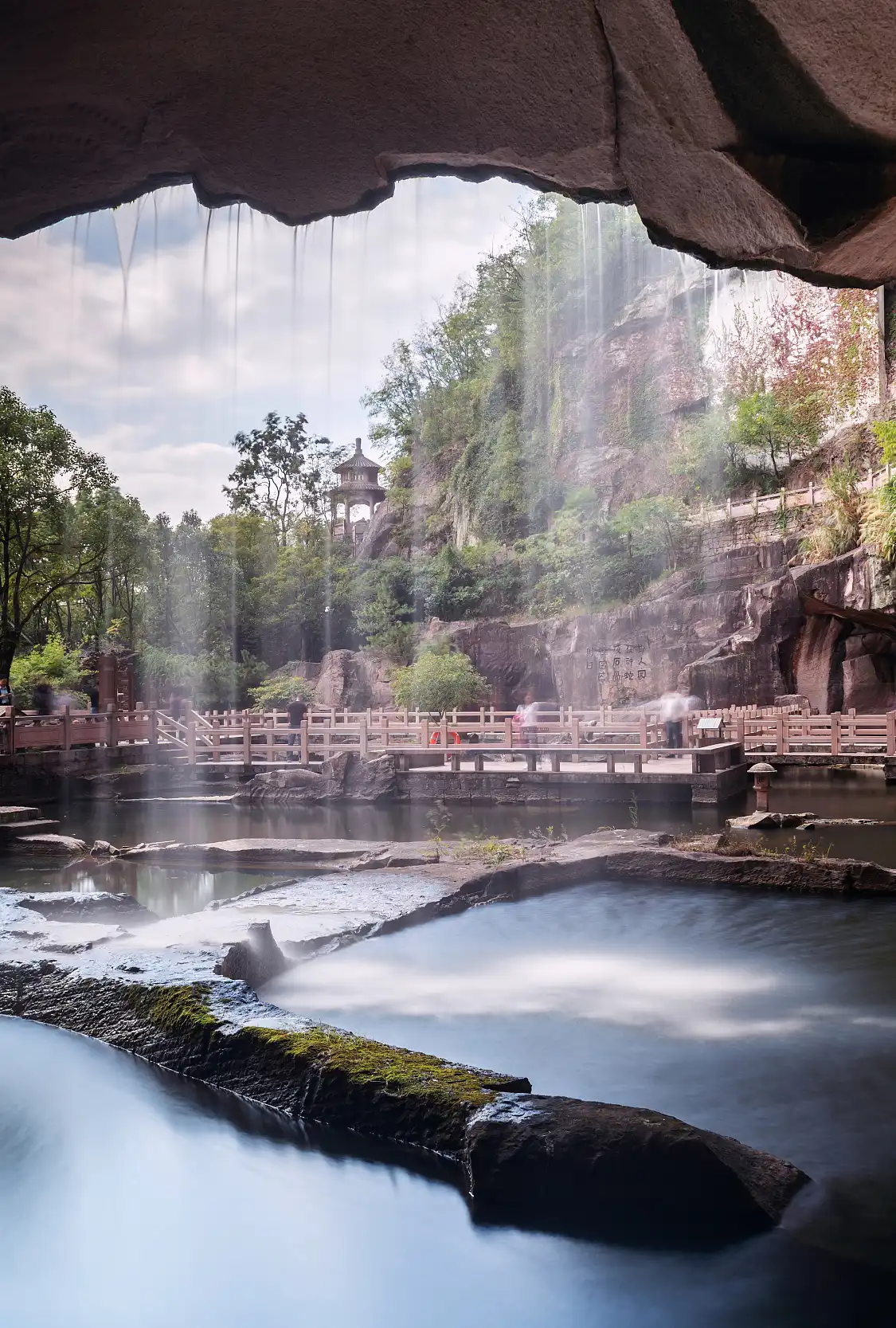 鄰近蛇蟠島野人洞的酒店