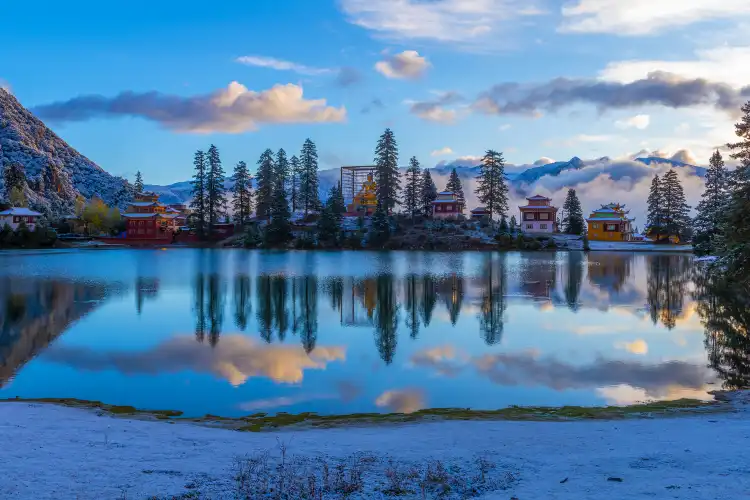 Hotels in Xinlong County