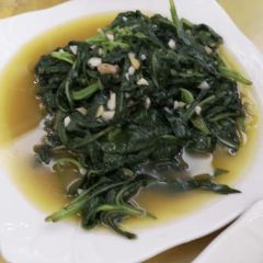 归然居鲜鱼馆(梵净山店) User Photo
