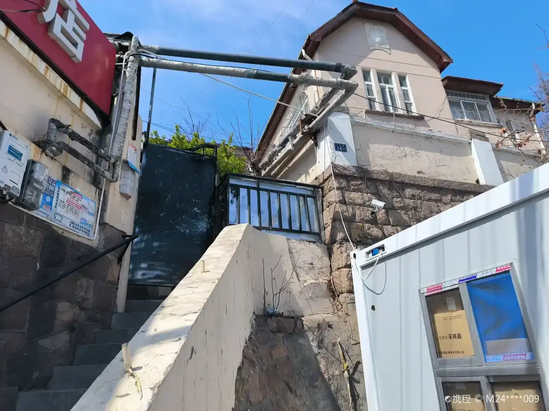 Hotels near Xiaojun, Xiaohong, Shuqun Former Residence