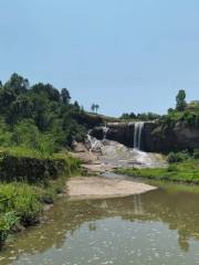 Gaodong Waterfall Scenic Resort