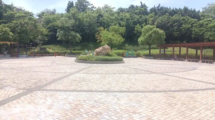 Hotels near Songganghongwei Park