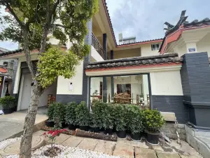 村里农家（土鸡火锅-酸菜猪脚-风味烧烤）