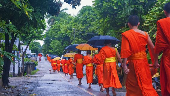 Alms giving ceremony view