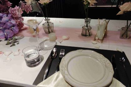 Flaky clouds ART CONCEPT RESTAURANT