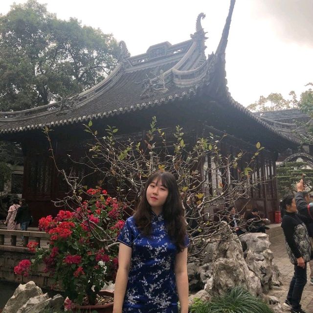 치파오와 상하이 예원 100% 느끼기