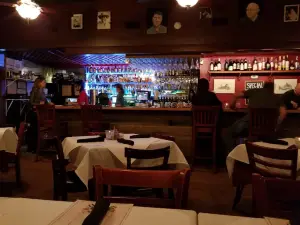 DiGiulio Brothers Italian Cafe