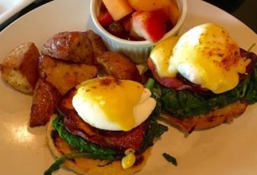 Maxine's On Shine User Photo