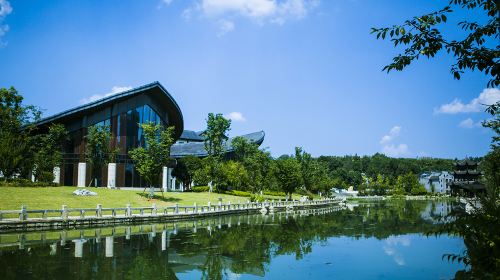 Huajianchi·chunshang Hot Spring Theme Park