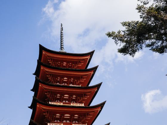 Itsukushima Jinja Otorii (Grand Torii Gate)