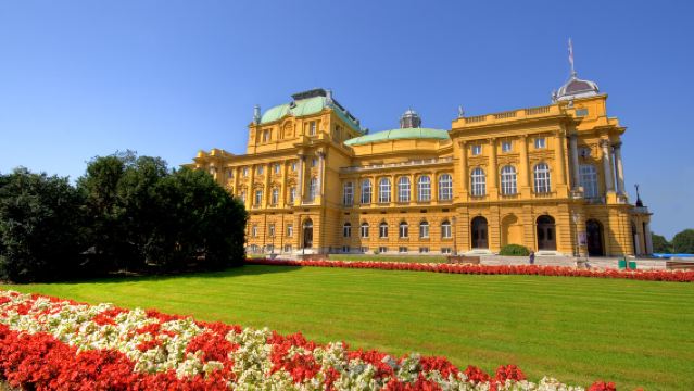 Excursión de un día al Parque Nacional de los Lagos de Plitvice, Torre de Alerta y Ciudad Alta con servicio de coche privado con conductor
