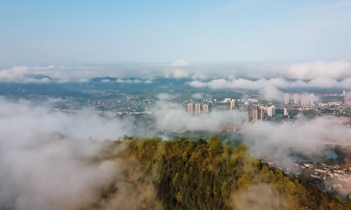 Отели рядом с достопримечательностью «Лушань»