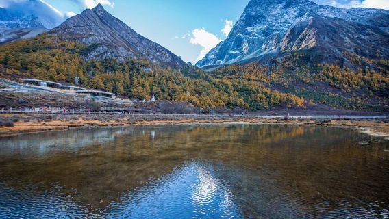 Hiking in Nyingchi