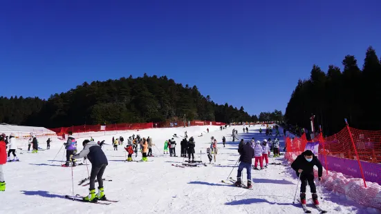 Mingyue Mountain Ski Resort