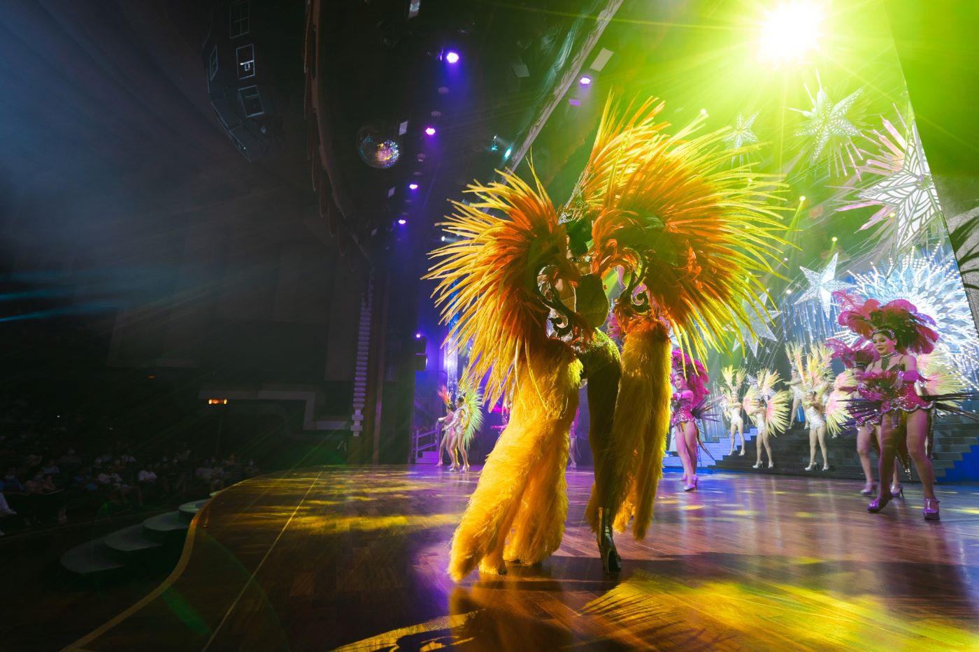 Hotel dekat Alcazar Cabaret Show