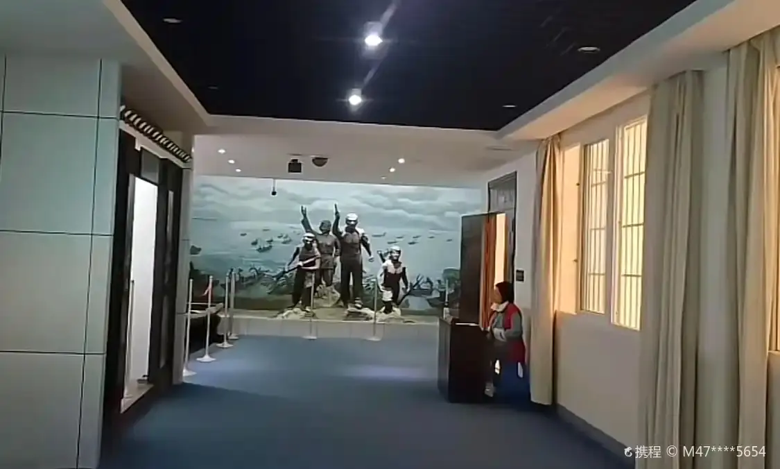 Hotels near Honghu Revolutionary History Museum