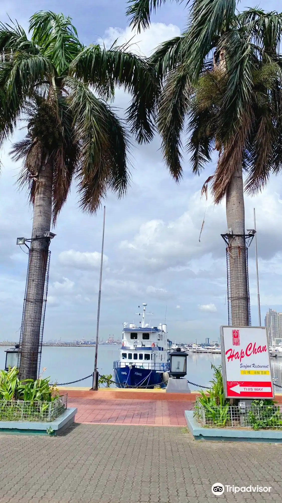 Hotels near Harbour Square