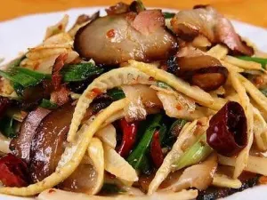 木楼人家老吊锅(神农剧院店)